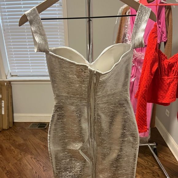 🔥Irreplaceable Off Shoulder Slvr Metallic Bandage - Picture 11 of 12